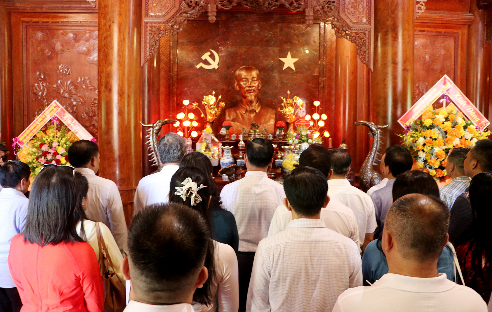 Anh-tin-bai